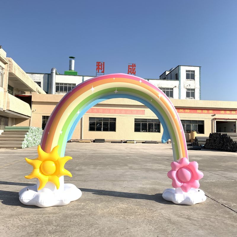 Sprinkler a palla gigante gonfiabile da 6 piedi di acqua Rainbow Arch Toy per bambini