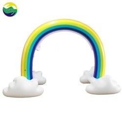 Sprinkler a palla gigante gonfiabile da 6 piedi di acqua Rainbow Arch Toy per bambini
