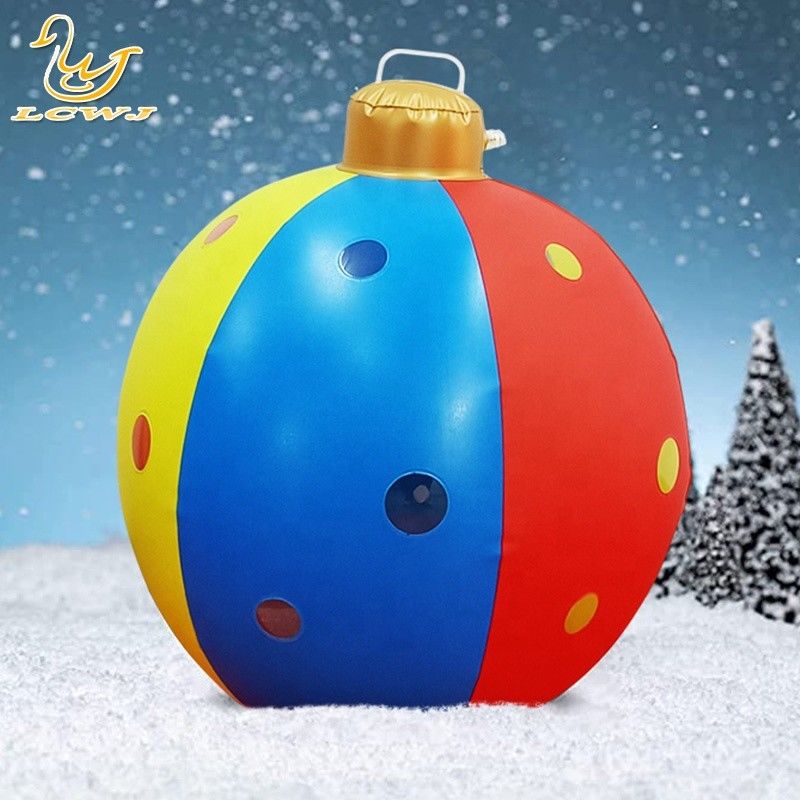 Ornamento per giocattoli gonfiabili da 60 cm per all'aperto Decorato Pvc Palline gonfiabili di Natale con luce