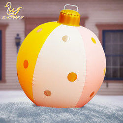 Ornamento per giocattoli gonfiabili da 60 cm per all'aperto Decorato Pvc Palline gonfiabili di Natale con luce