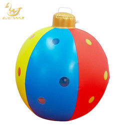 Ornamento per giocattoli gonfiabili da 60 cm per all'aperto Decorato Pvc Palline gonfiabili di Natale con luce